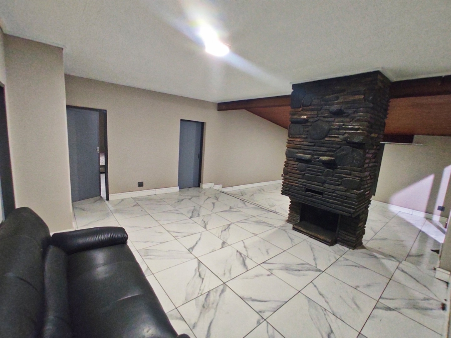 6 Bedroom Property for Sale in Sasolburg Ext 5 Free State